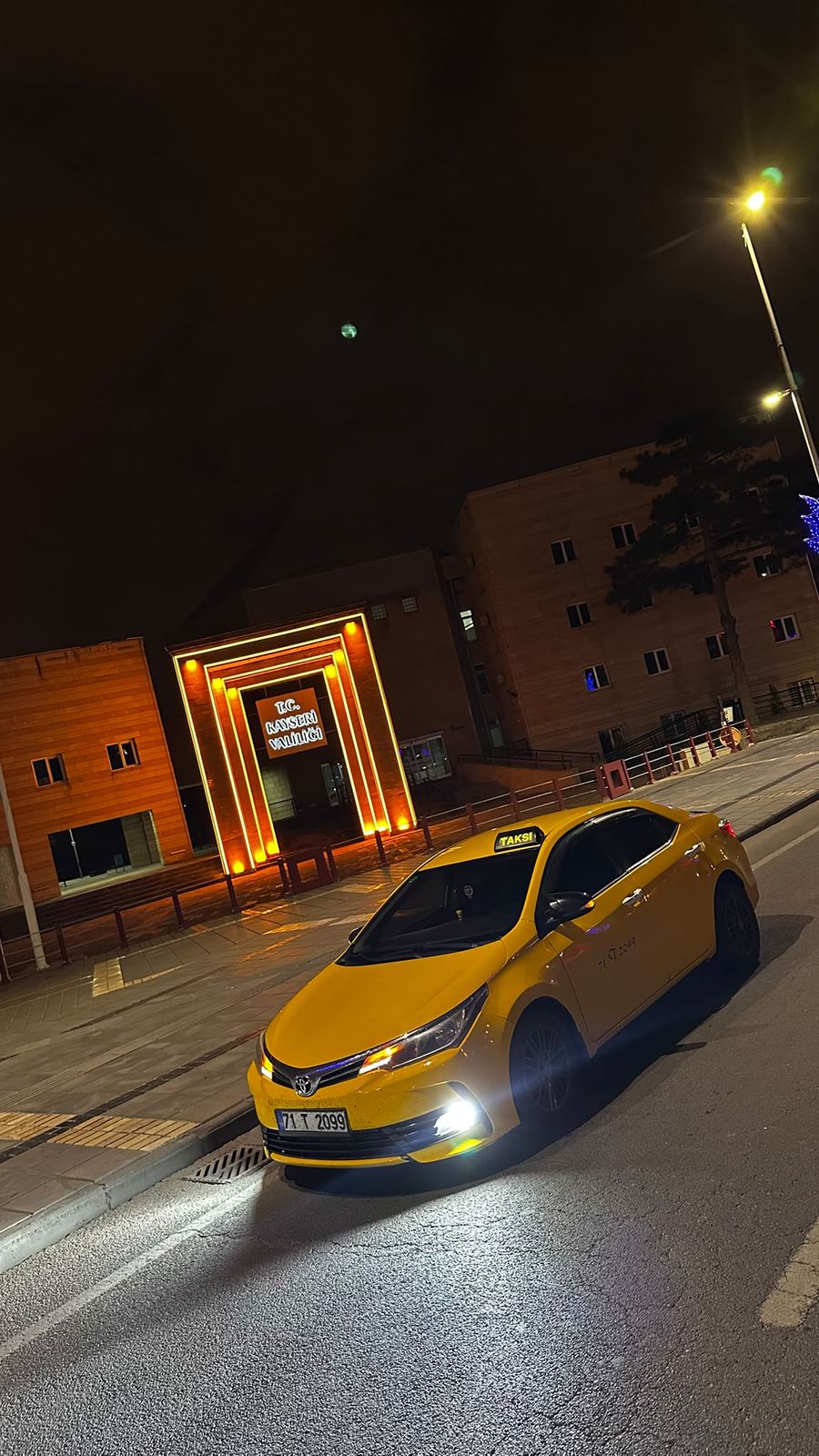 Yenişehir Taksi aracı gece bir şehirlerarası seferde